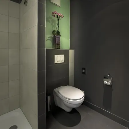 Western Lakeside Hotel 4*