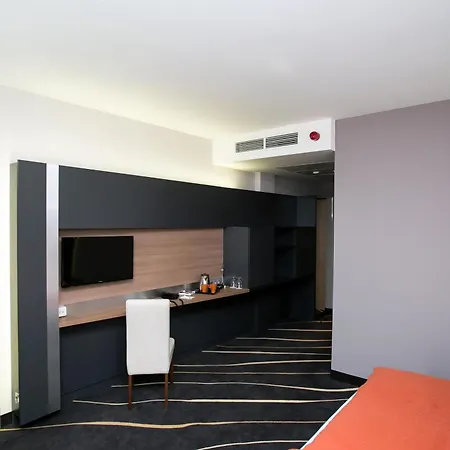 Western Lakeside Hotel