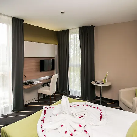 Western Lakeside 4* Szekesfehervar
