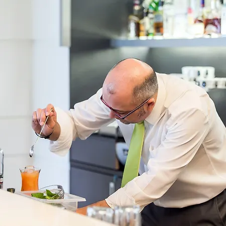 Ξενοδοχείο Western Lakeside 4*