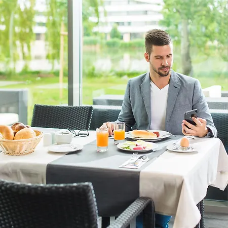 Western Lakeside 4* Szekesfehervar