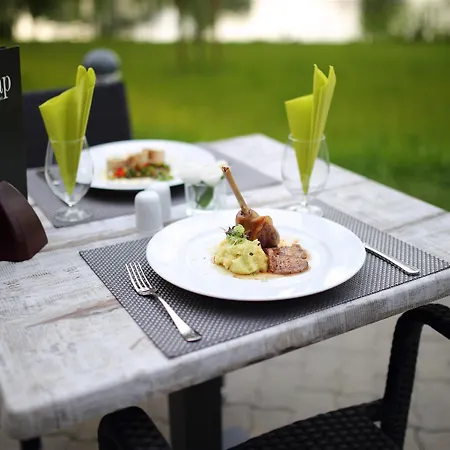 Western Lakeside Székesfehérvár