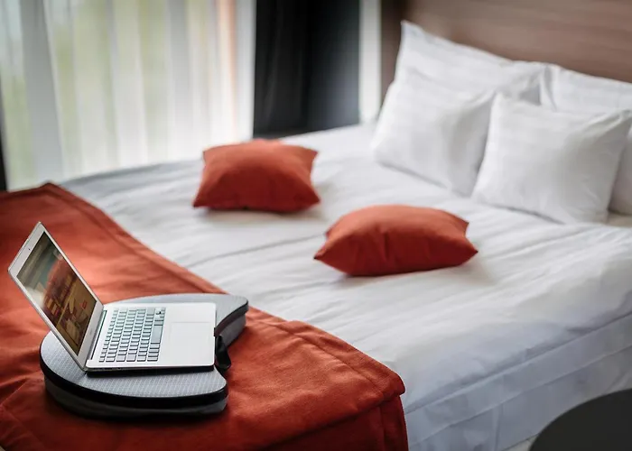 Western Lakeside Hotel