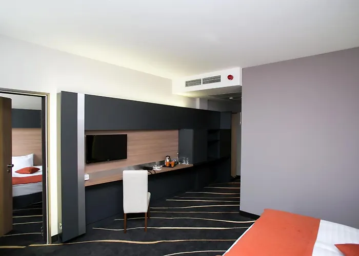 Western Lakeside Hotel