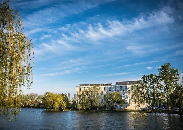 Western Lakeside Székesfehérvár