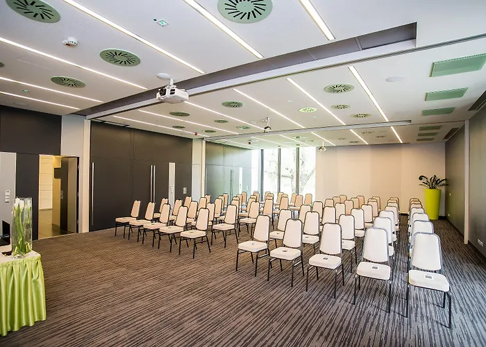 ベスト ウェスタン プラス レイクサイド 4*