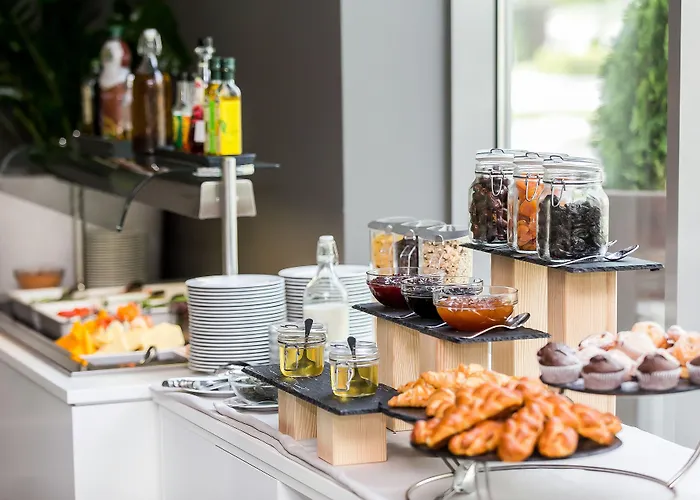 Western Lakeside Hotel 4*