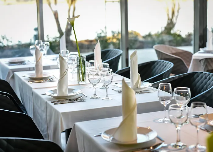 Western Lakeside Hotel